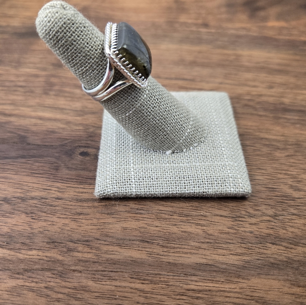 Labradorite Rectangular Sterling Silver Handmade Ring - Picture 6 of 12